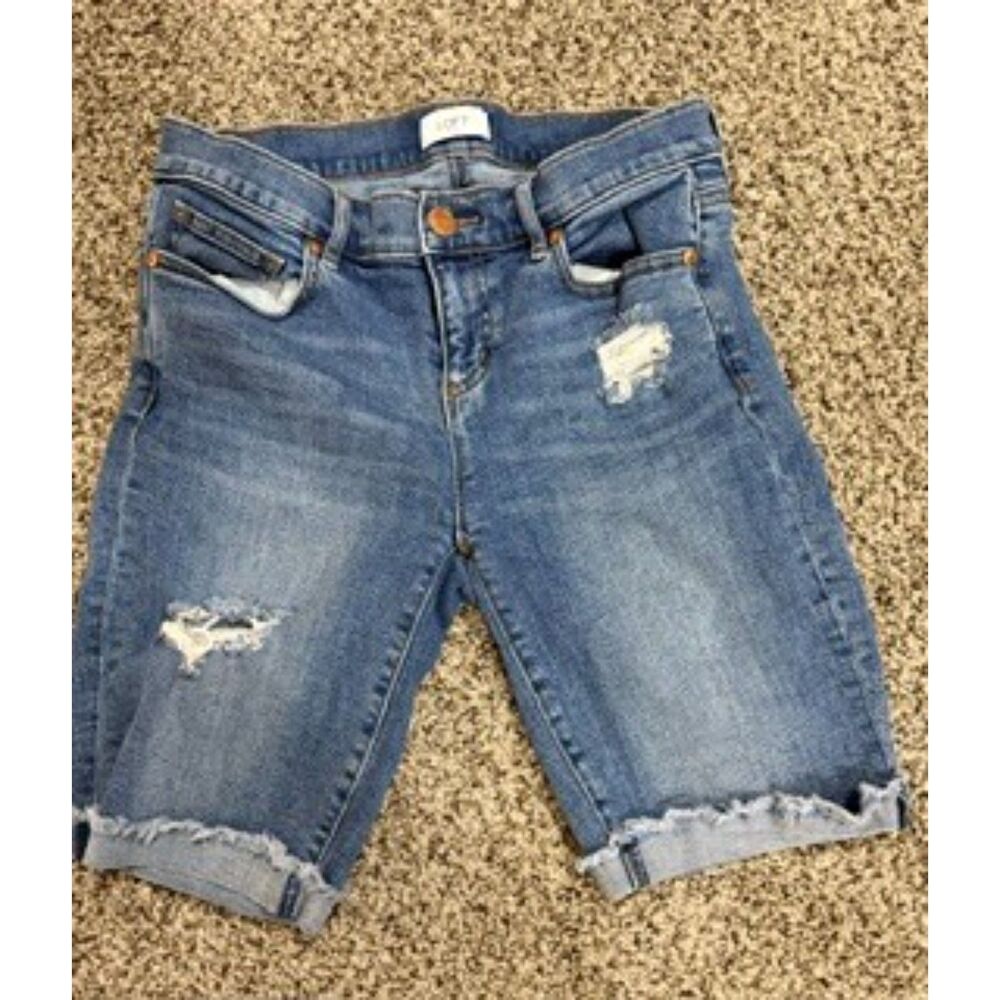 Loft Women's Bermuda Shorts. Size 0. Very Stretchy.